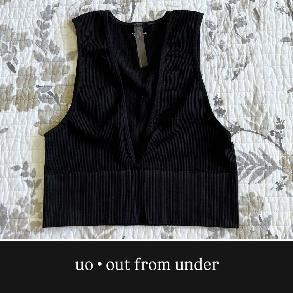 UO • Out From Under Black Ribbed Cropped Tank Top • L
